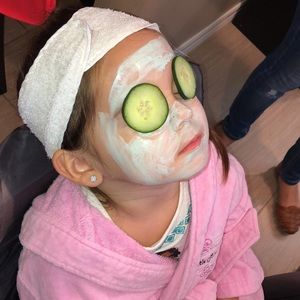 Meet your Posher, Alma